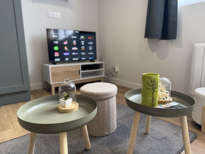 Living room, Duplex in Le Mans Near 24 Hours Circuit, Sarthe
