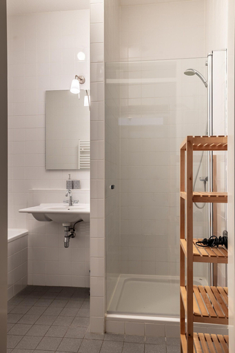 Bathroom 4, Beautiful Apartment With Harbour Views, The Hague