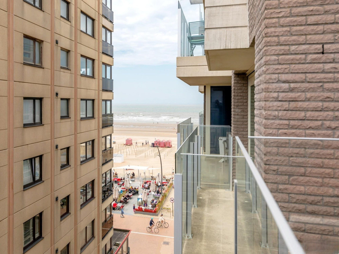 Balcony 4, 2-bedroom Flat With Side sea View, West-Vlaanderen