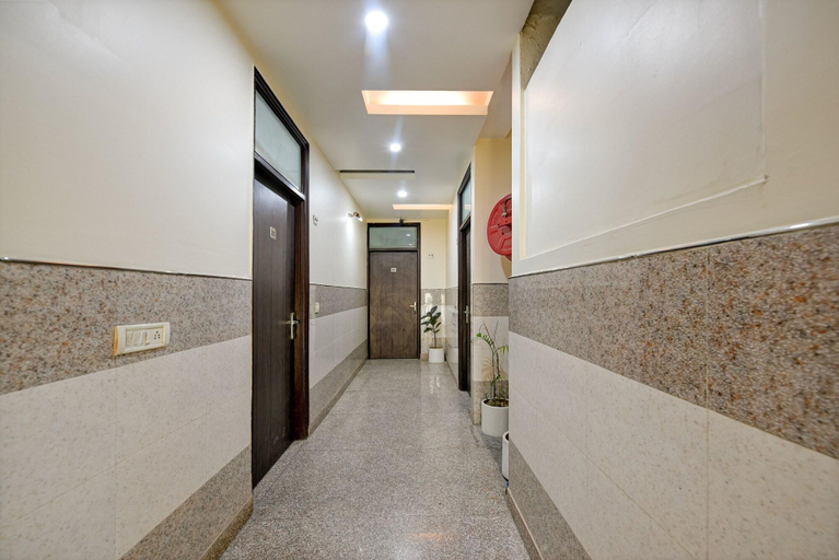 Public Area 2, Hotel Mayank Plaza-Near IGI Airport Terminal-3, Delhi