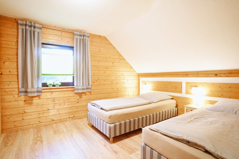 Room 3, Doppelhaushalfte mit Kamin in Hasselfelde, Harz