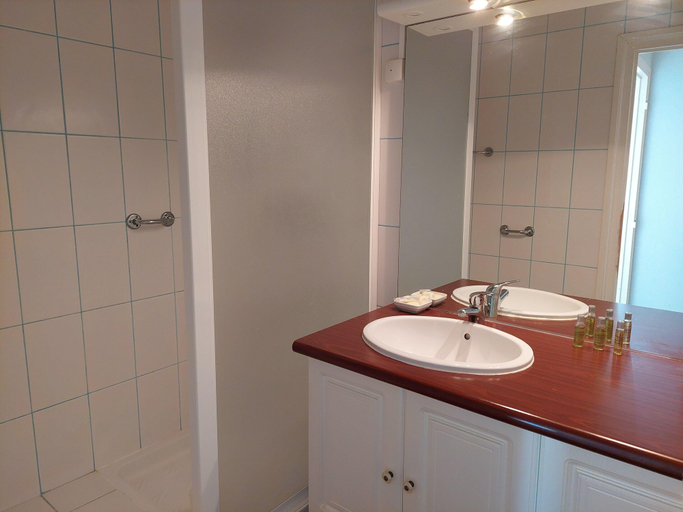 Bathroom 4, Apartment in Cornouaille near Sandy Beach, Finistère