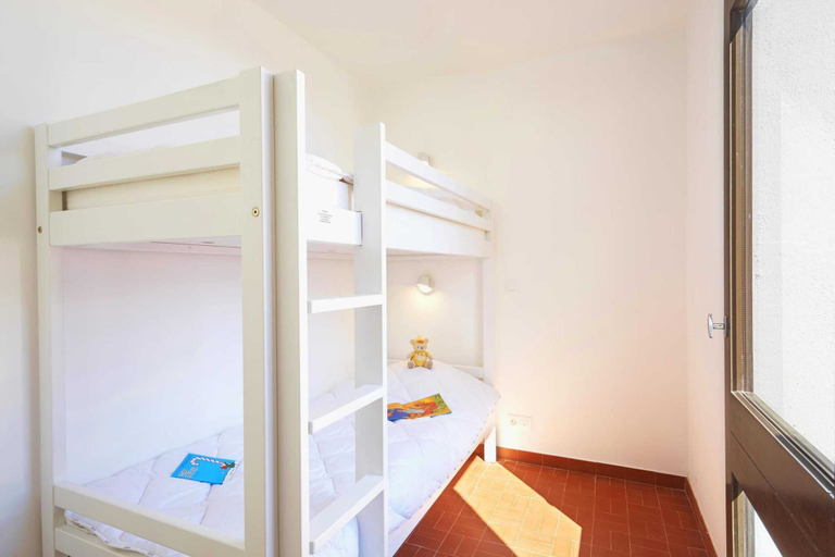 Room 3, Beautiful Holiday Home in Leucate, Aude