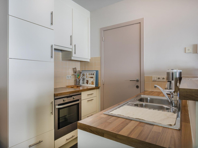 Private kitchen 2, Sunny Flat in Maeterlinck Residence Near Seaside, West-Vlaanderen
