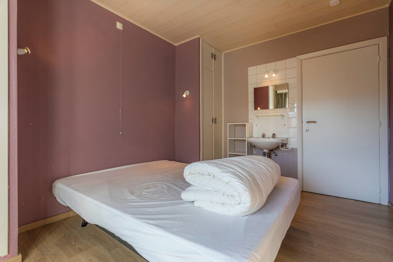 Room 2, Cosy Renovated Flat on the Seafront, West-Vlaanderen