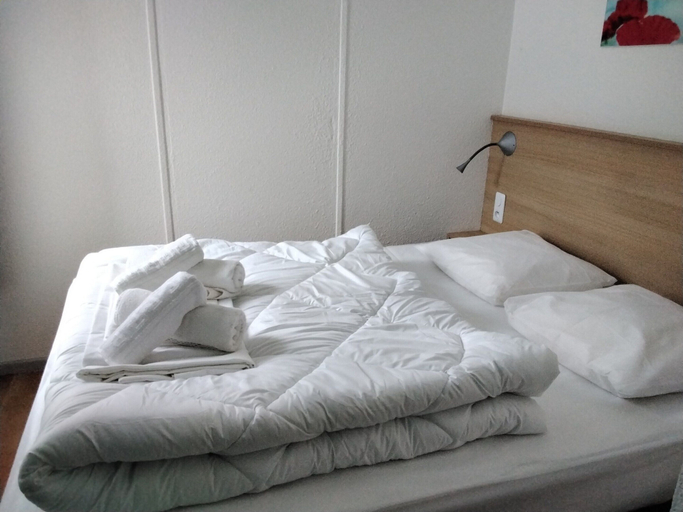 Room 5, Comfortable Apartment for Six in Alsace, Bas-Rhin