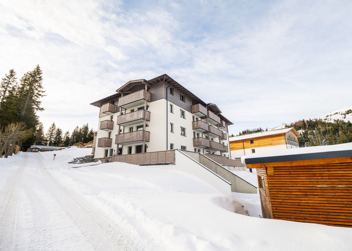 Exterior 5, Spacious Apartment With Terrace for 8 Guests, Tamsweg