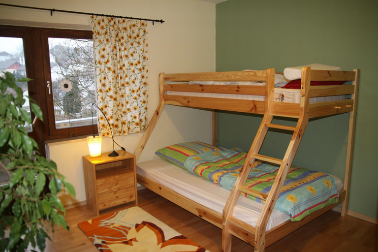 Room 4, Gruppenhaus mit Komfortabler Ausstattung, Regen