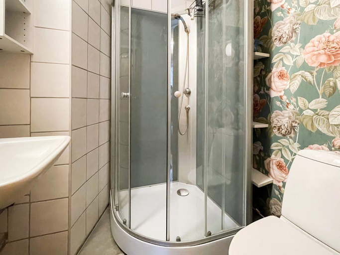 Bathroom 3, 4 Person Holiday Home in Borgholm, Borgholm