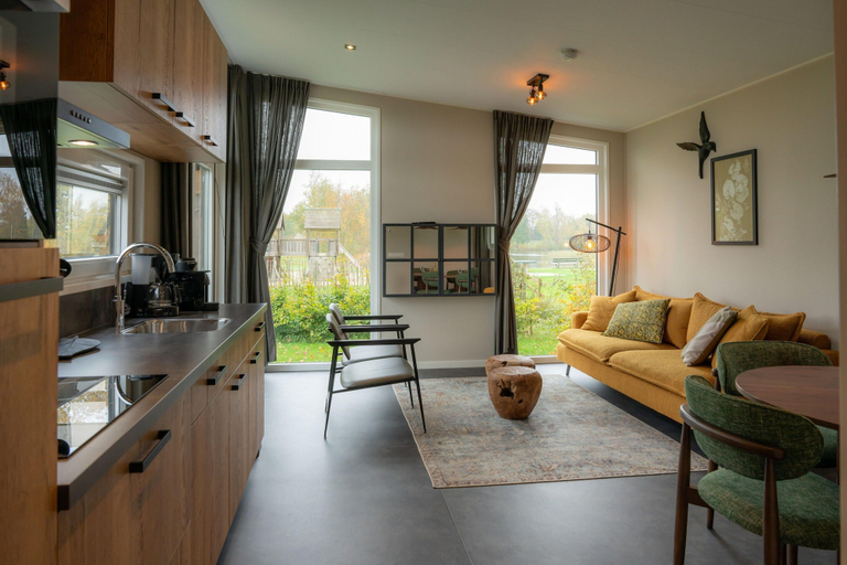 Living room 4, Luxury Holiday Home Surrounded by Water & Forest, Skarsterlân