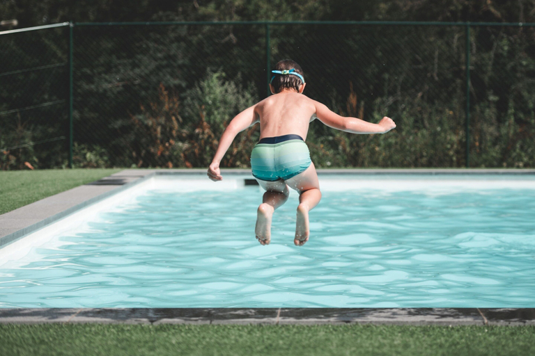 Pool 4, Chalet in Olloy-sur-viroin With Patio, Namur