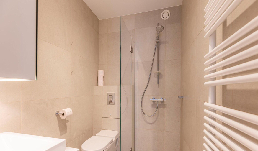 Bathroom 2, South-facing Apartment for 4 Guests, West-Vlaanderen