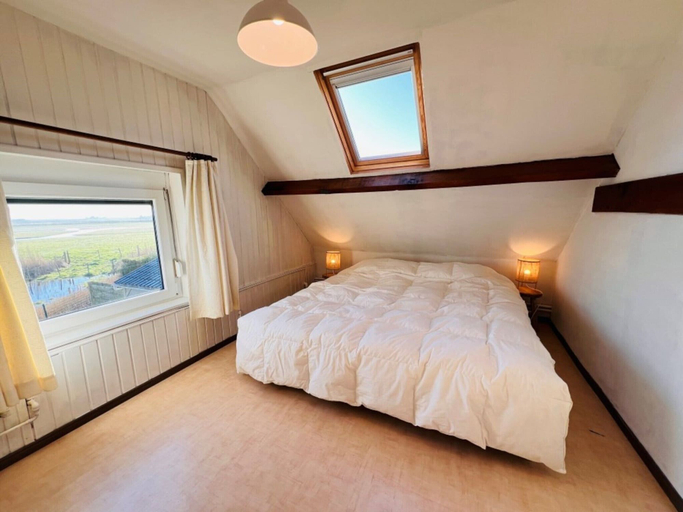 Room 5, Holiday Home in Wenduine Near Zeedijk, West-Vlaanderen