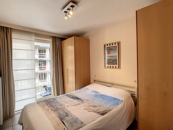 Room 3, Apartment Near Belgian Coast With Terrace, West-Vlaanderen