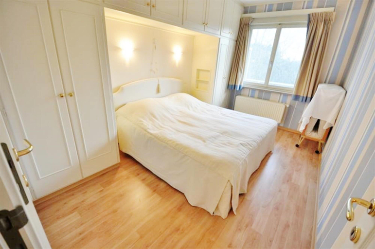 Room 4, Pleasant Apartment With Nice View of Park, West-Vlaanderen