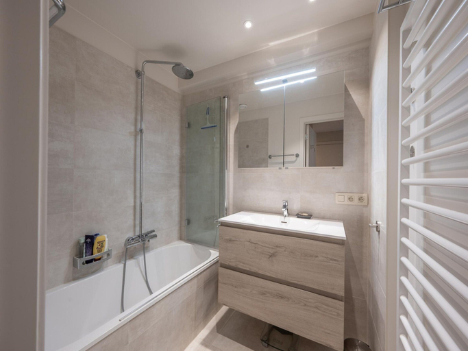 Bathroom 2, Apartment in Duinbergen near Sailing School, West-Vlaanderen