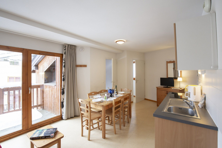 Private kitchen 3, Apartment With 2 Rooms and Balcony, Savoie