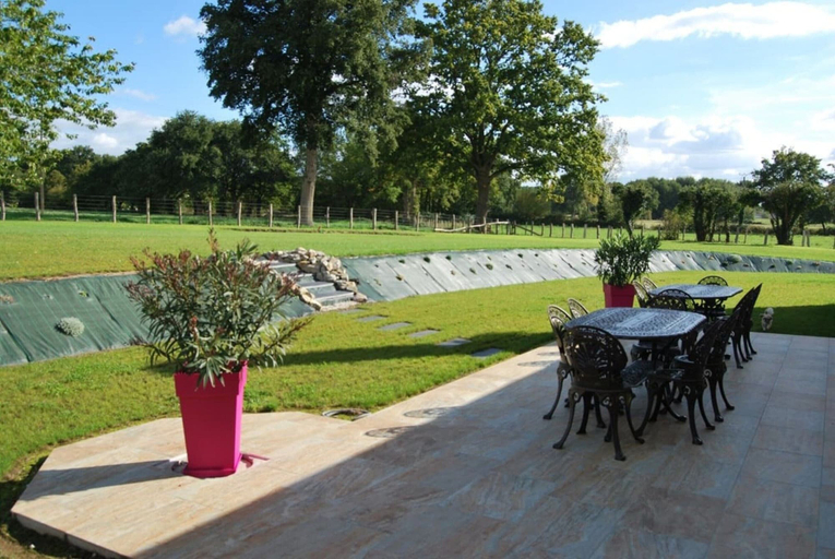 Garden, Villa in Monce-en-belin Near Le Mans Circuit, Sarthe