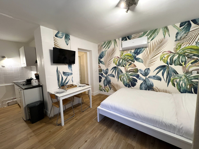 Room 4, Apartment in Le Mans Near Old Town, Sarthe