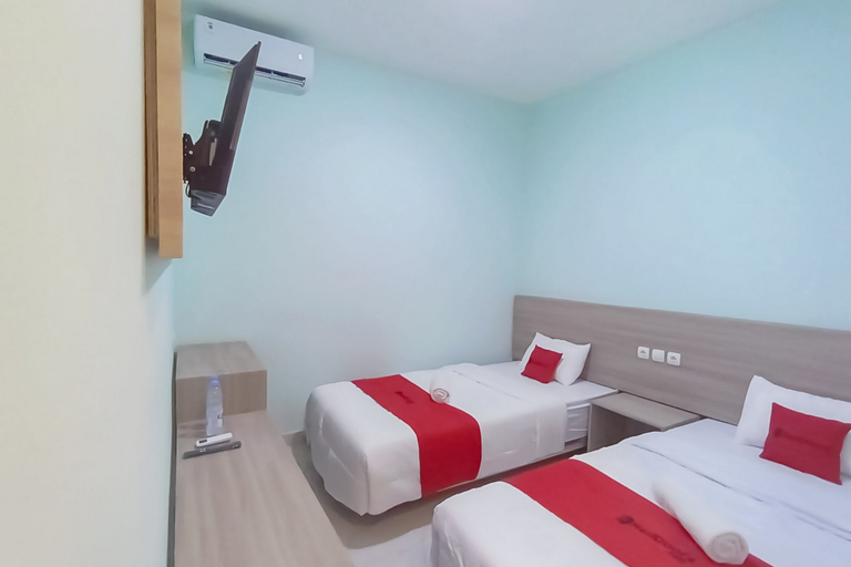 Bedroom 3, RedDoorz @ Diamond Inn Stasiun Pekalongan, Pekalongan