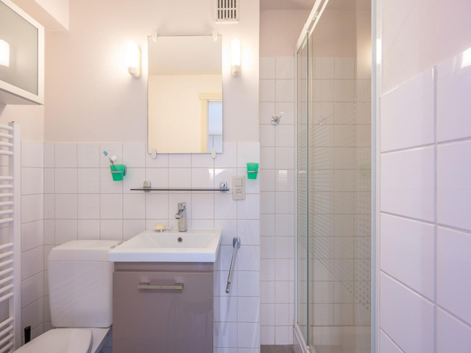 Bathroom, Studio in Duinbergen With Sea Views, West-Vlaanderen