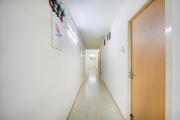 Others 5, Hotel Yadvik, Kancheepuram
