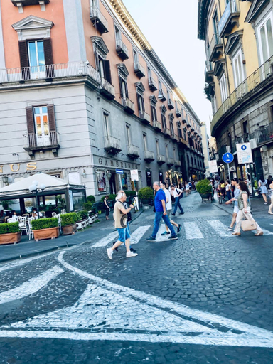 Food & Drinks 2, B&b Napoli da vivere, Napoli