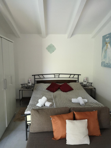 Others 5, App Neno, Umag