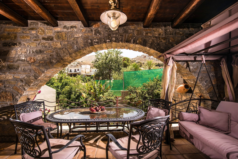 Room 2, Villa Belladonna - A Luxury Retreat, Faistos