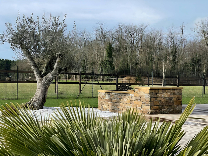 Garden 3, Villa in Saint-corneille With Private Jacuzzi, Sarthe