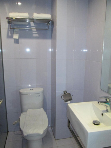 bathroom 5