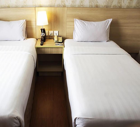 Bedroom 3, Days Hotel & Suites by Wyndham Jakarta Airport, Tangerang