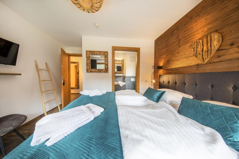 Room 2, Chalet in Neukirchen by the Ski Area, Zell am See
