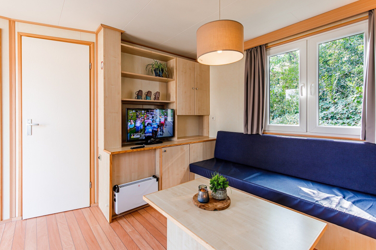 Living room 4, Chalet by the Water in Leukermeer, Bergen