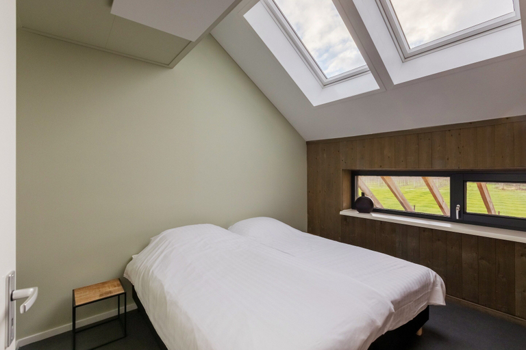 Room 3, Holiday Home in Schorre Near Beach & Dunes, Veere