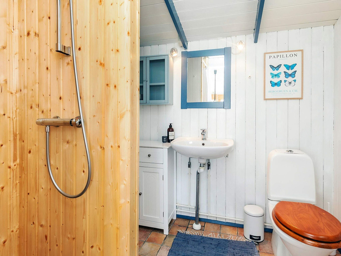 Bathroom, 4 Person Holiday Home in Martofte, Kerteminde