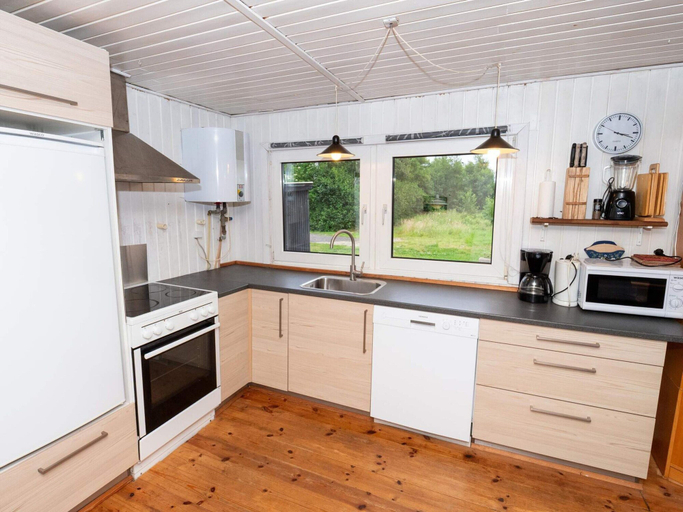 Others 4, 6 Person Holiday Home in Thyholm, Struer