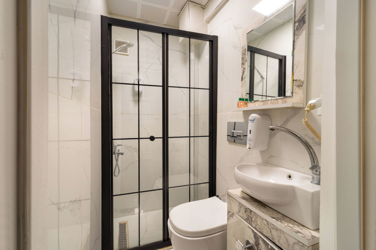 Bathroom 5, REN PLUS SUİTES OTEL, Bakırköy