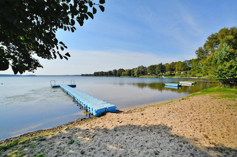 Others 5, Lakeside holiday home, private garden, Szczecinek