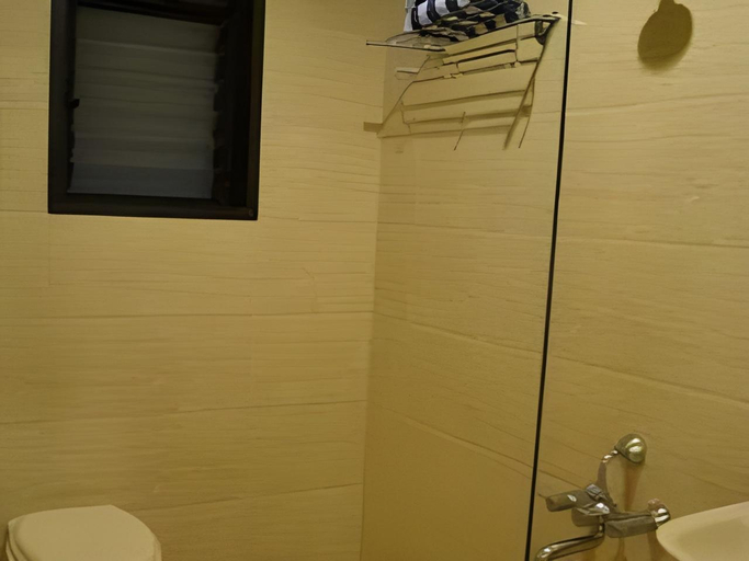Bathroom, Hotel Sai Smaran, Ahmadnagar