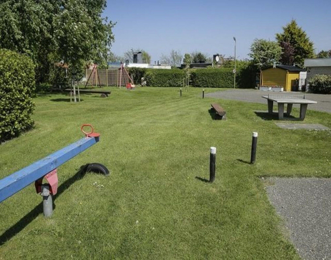 Garden 4, Bungalow With South-facing Garden, Zijpe