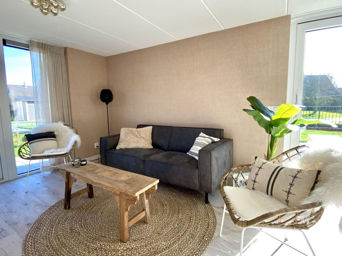 Living room 2, Stunning villa near beaches and golf course, Harenkarspel