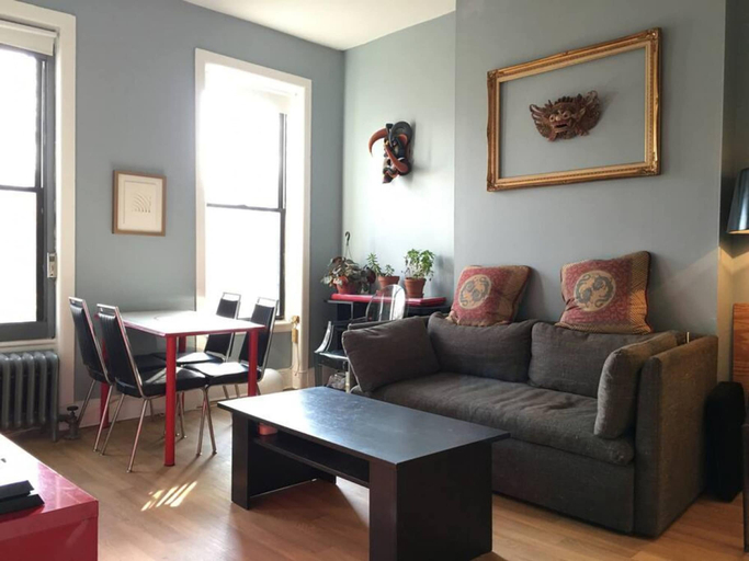 Interior, Best of Brooklyn Fast Internet Desk Pets ok 2FL, New York