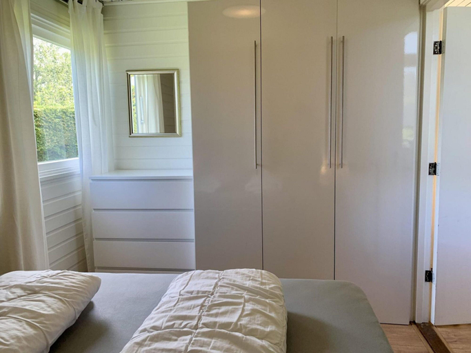 Bathroom, Bungalow Near Beach With Garden, Zijpe