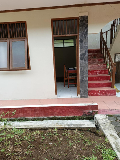 Others 2, Kost Omaya, Bandung