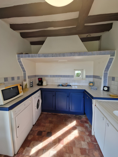 Private kitchen 4, Heritage Hideaway With Garden & Charm, Sarthe