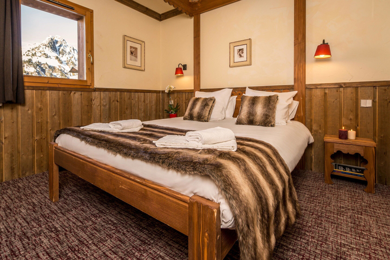 Room 4, Chalet in Paradiski With Stunning Ski Views, Savoie