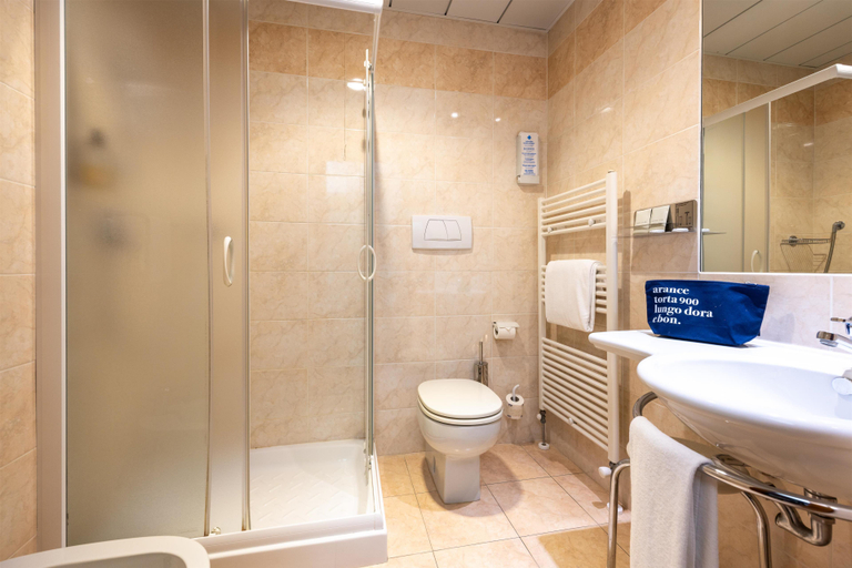 Bathroom 5, La Villa, Sure Hotel Collection by Best Western, Torino