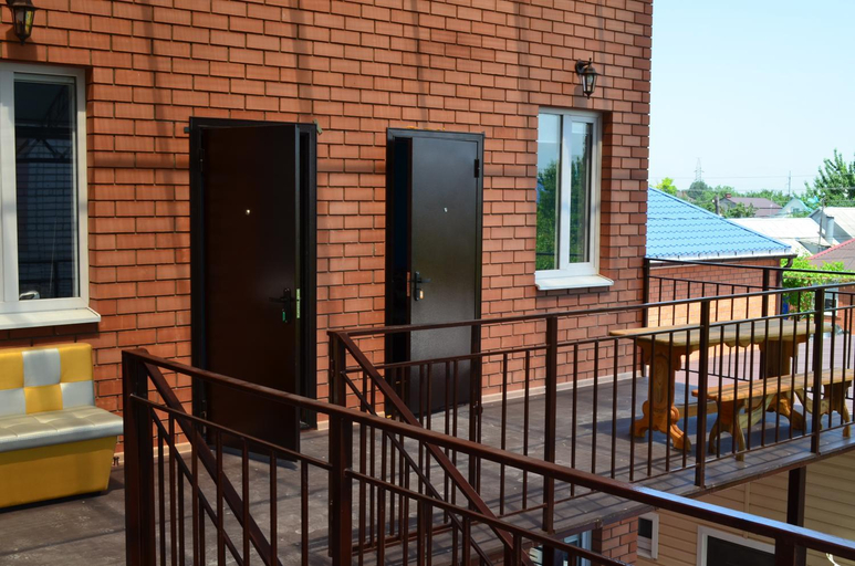 Others 2, Hotel Komfort, Eysk