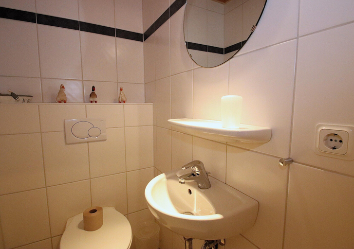 Bathroom 4, Ferienhaus mit Kaminofen in Burhave, Wesermarsch